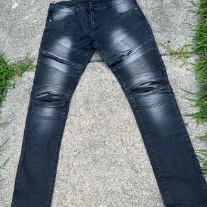 Black skinny jeans